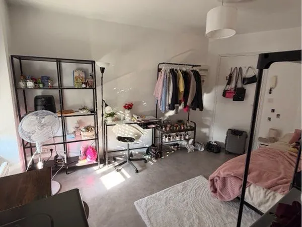Secteur catho à louer studio meublé