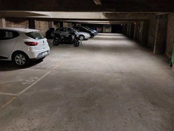 Place de parking souterrain à louer