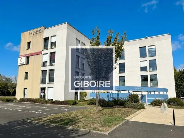 Local professionnel 166 m²