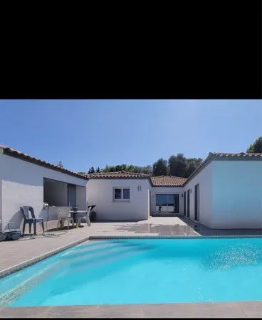 Villa plein pied 125 m2 vue panoramique piscine