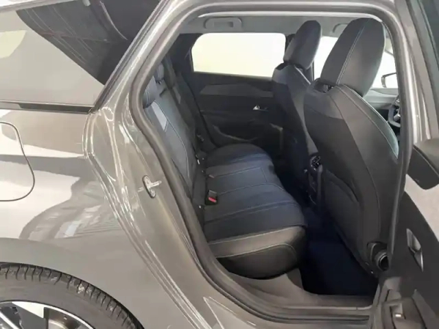 Peugeot 308 sw hybrid 145 e-dcs6 — photo 11