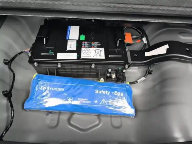 Hyundai Bayon 1.0 t-gdi 100 hybrid 48v creative — photo 27