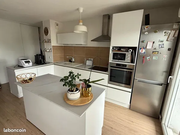 T3 meublé 65 m² - Parc Ausone - 2 parkings - 1 100 charges comprises