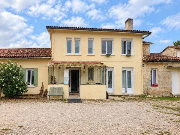 Maison 8 pièces 260 m²