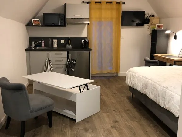 Studio meublé Laval centre 24m2 (vraiment toutes charges comprises)