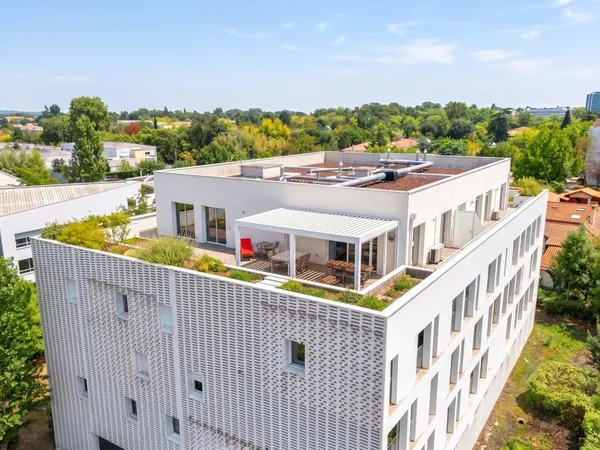 Bègles- Appartement de 78m2 avec rooftop privatif de 106m2