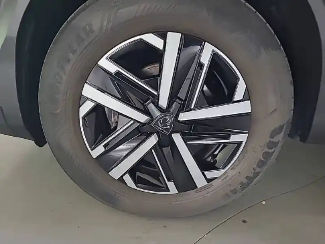 Peugeot 2008 puretech 100 s&amp;s bvm6 — photo 16