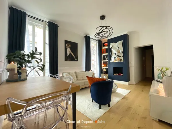 CHARTRES COEUR DE VILLE - Très bel appartement entièrement r