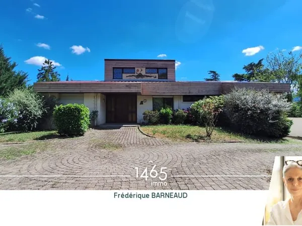 Propriété 10 pièces 290 m²