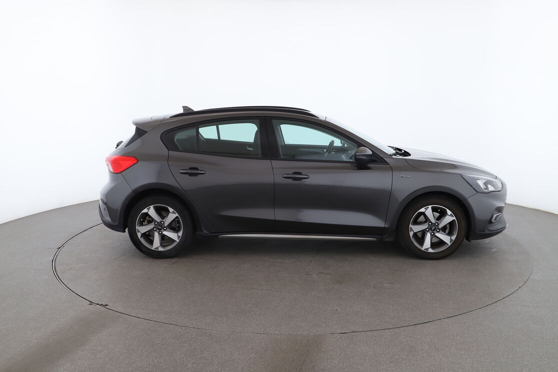 Ford Focus 1.0 EcoBoost Active — photo 6