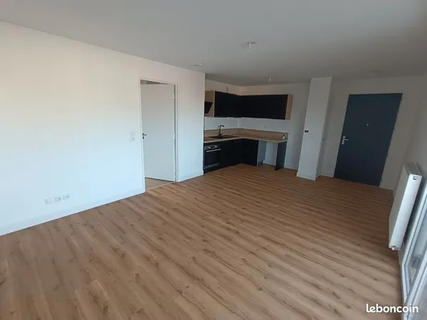 T2, 43m2, résidence récente, étage 2/2