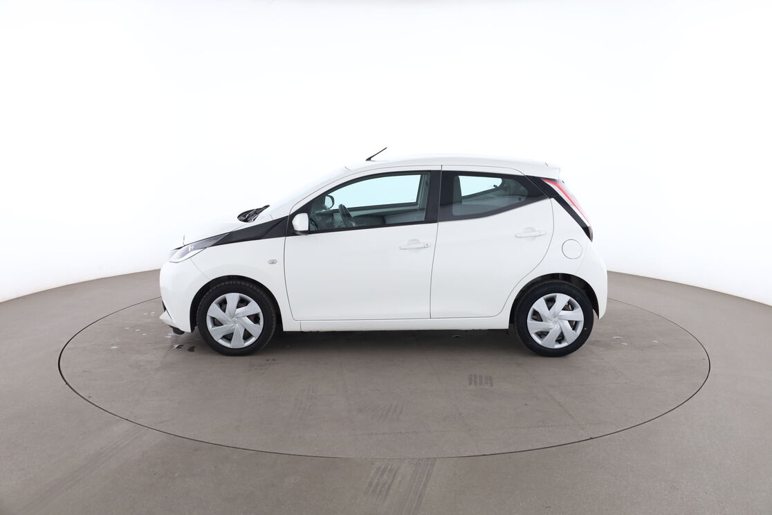 Toyota Aygo 1.0 VVT-i X-Play X-Shift — photo 2