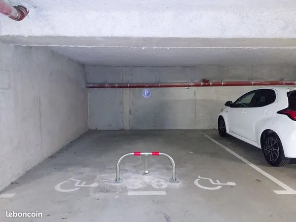 Location place parking couvert