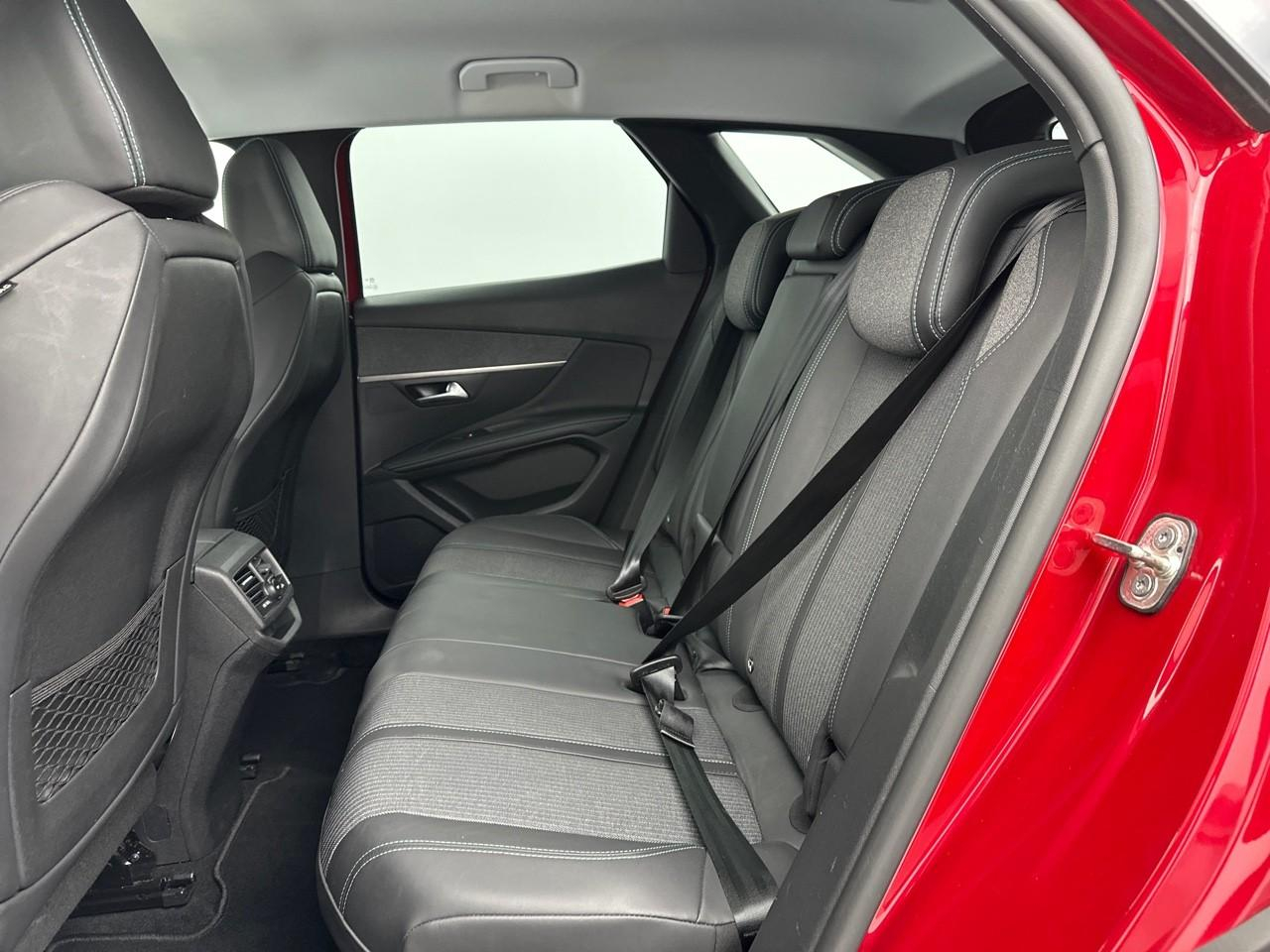 Peugeot 3008 puretech 130ch s&s eat8 allure pack — photo 12