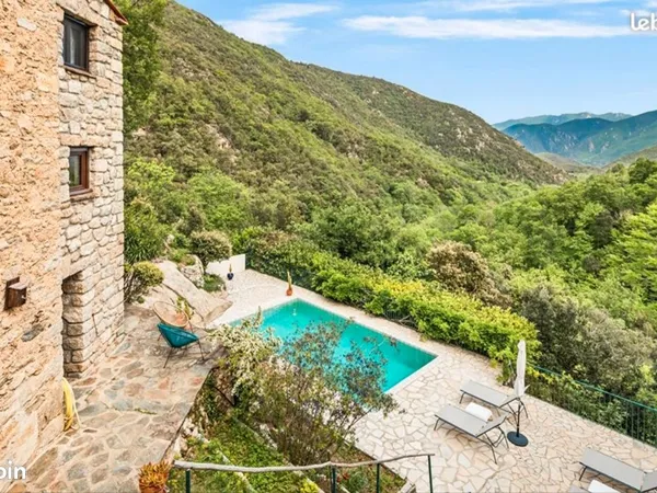 Mas avec vues et gîtes 240 m2