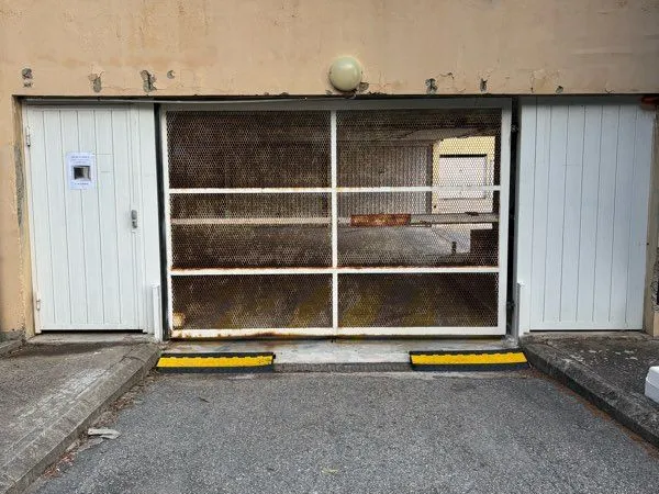 Place de parking privative
