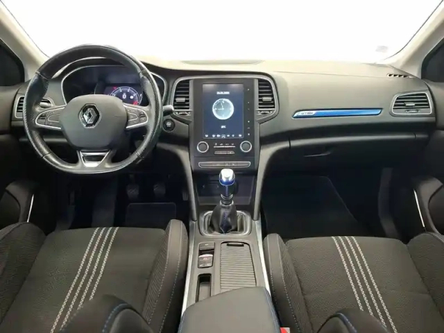 Renault Megane mégane iv berline tce 140 fap — photo 36