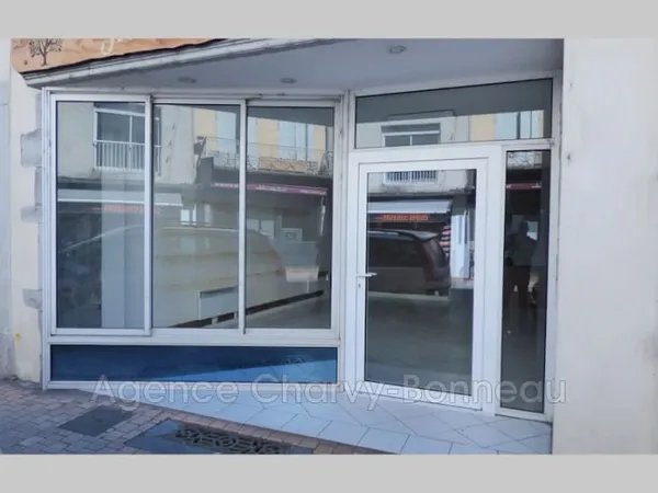 Local 1 pièce 51 m²