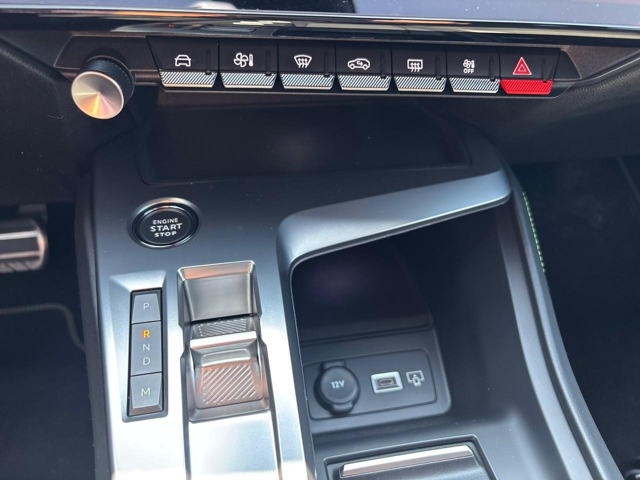 Peugeot 308 1.2 essence 130ch s&s gt eat8 — photo 19