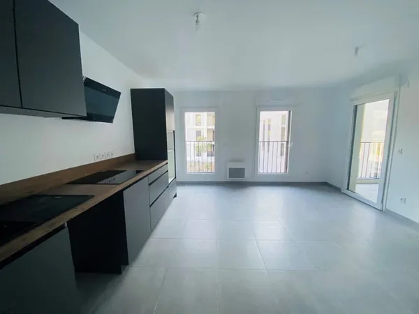 Nice secteur IKEA, Appartement 2P neuf. Parking. Terrasse.