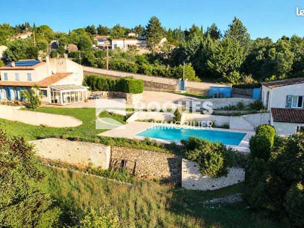 Propriété 12 pièces 268 m²