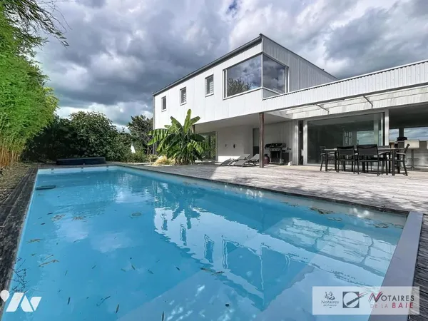 Maison 335 m²