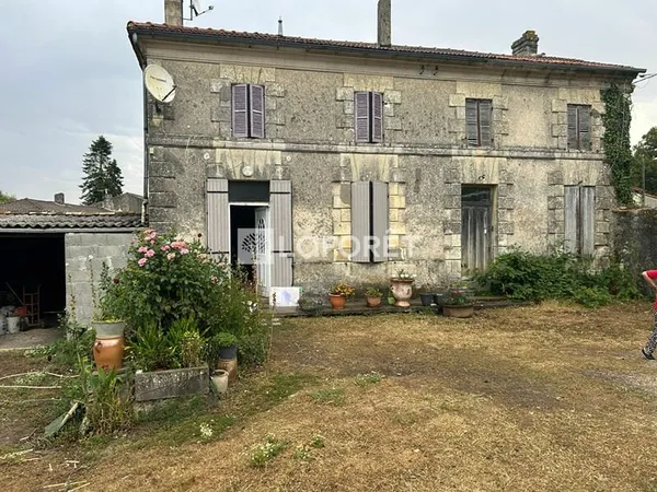 Maison composée de deux logements