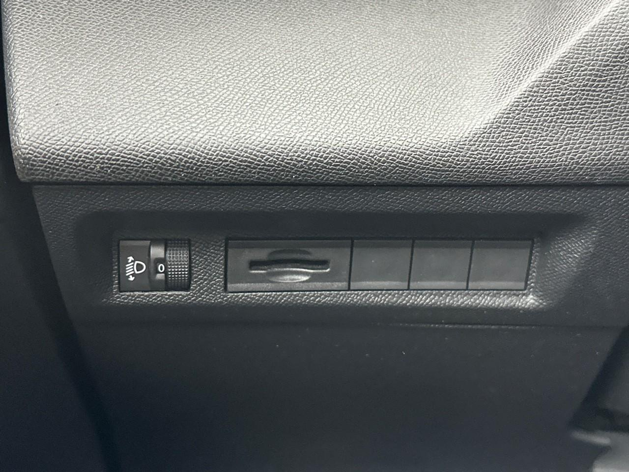 Peugeot 308 bluehdi 130ch s&s eat8 active pack — photo 16
