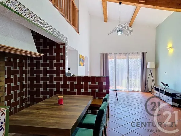 Maison 6 pièces 203 m²