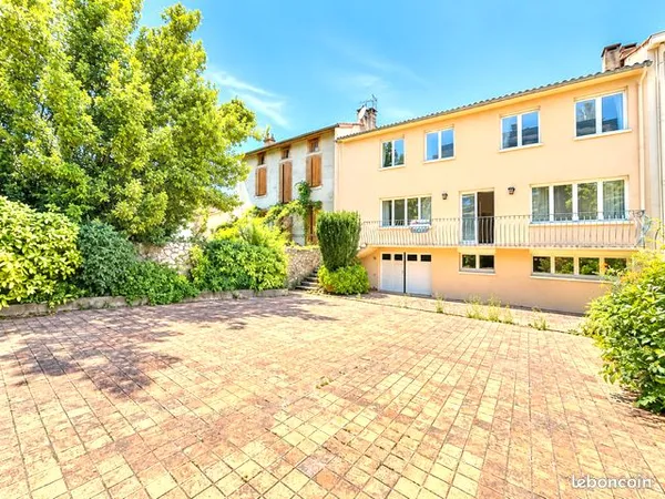 Maison 5 pièces 155 m²