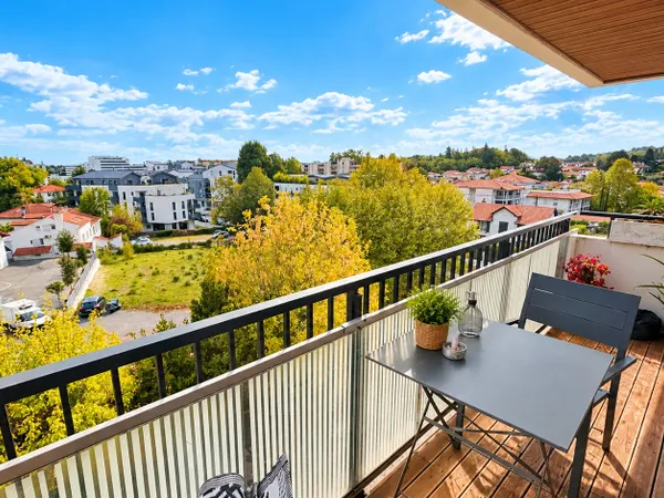Anglet Central, type 3 de 62 m² + cave + parking