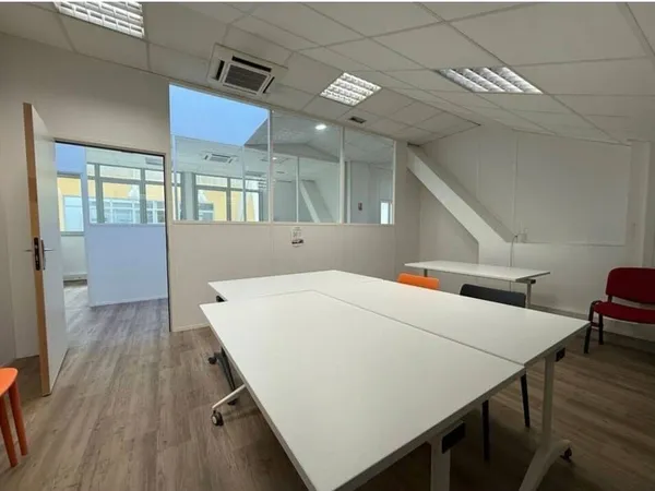 Bureau 310 m²