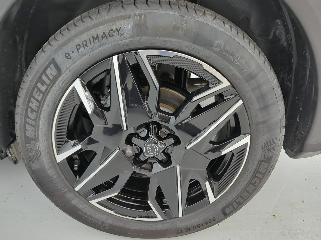 Peugeot 3008 hybrid 136 e-dcs6 allure — photo 17