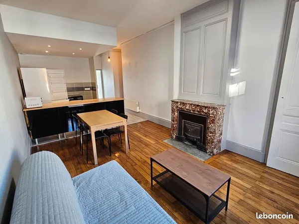Lyon 6 e - Location meublée T2 en très bon état - 50 m² - 935 CC