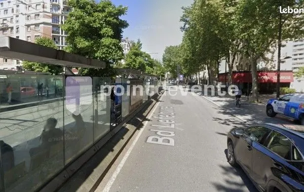 Local commercial 77 m²