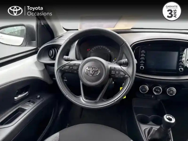 Toyota Aygo x 1.0 vvt-i 72ch dynamic my23 — photo 9
