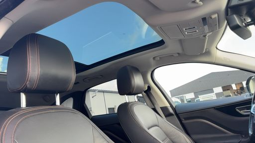 Jaguar F-Pace 2.0 D 163 2WD - Prestige – 2018 – 120482 km – Diesel – Boîte Manuelle — photo 19