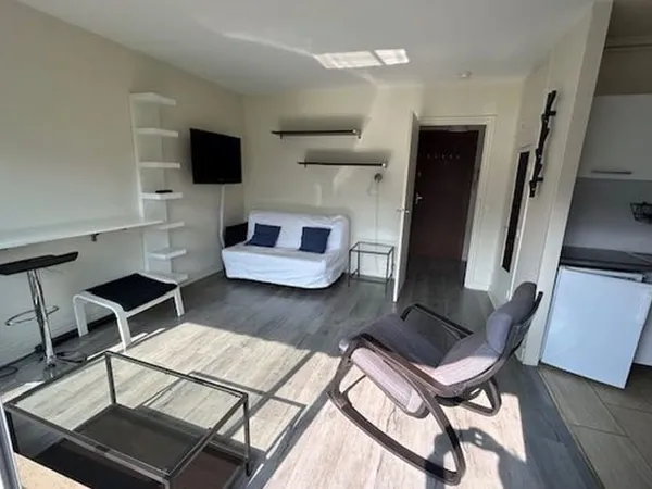 Studio 1 pièce 28 m²