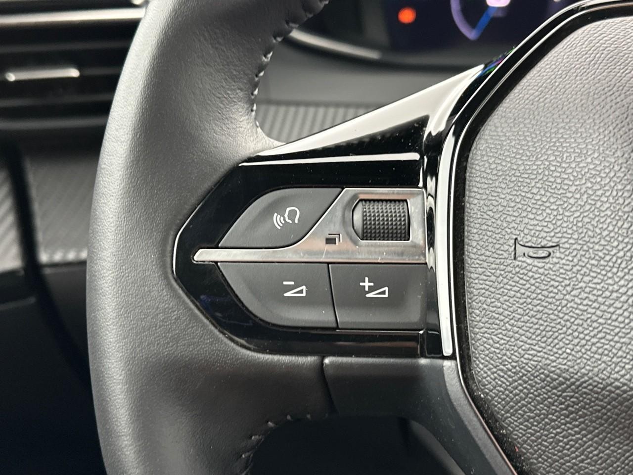 Peugeot 2008 electrique 54 kwh 156 ch allure — photo 20