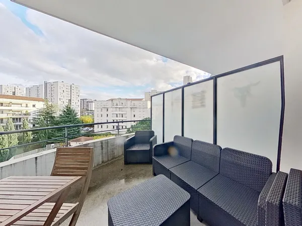 TASSIN LOCATION MEUBLEE APPARTEMENT TYPE 3 AVEC TERRASSE 5M2