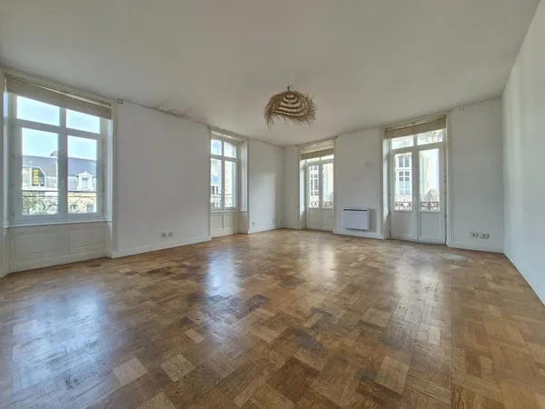 Appartement 4 pièces 113.84 m2 centre Auray