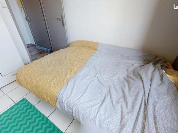 Chambre 5 pièces 68 m²