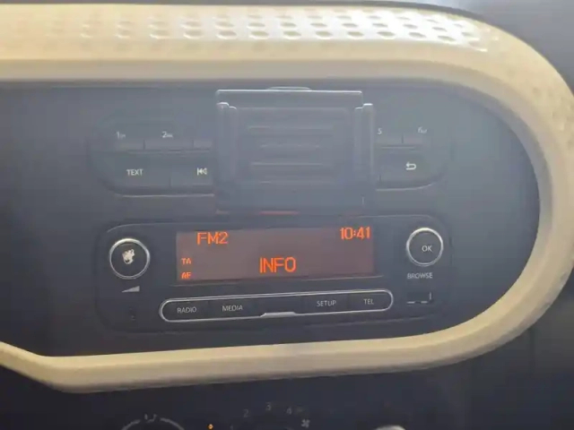 Renault Twingo iii sce 75 - 20 — photo 34