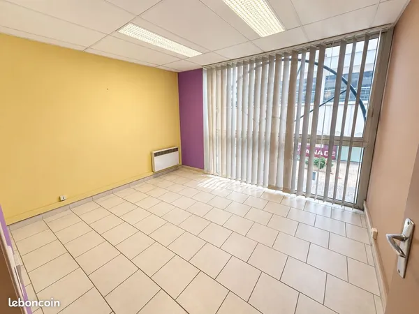 Bureau et espace de travail Vente Draguignan 20m² 47500€