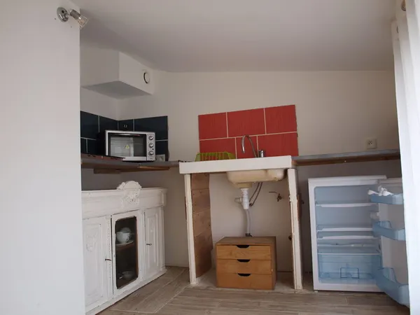 MEUBLE : proche centre ville de Coulon sans terrain.