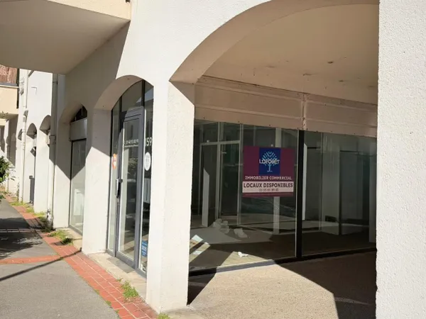 Local commercial 122 m²