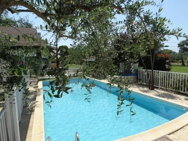 Villa 8 pièces 213 m²