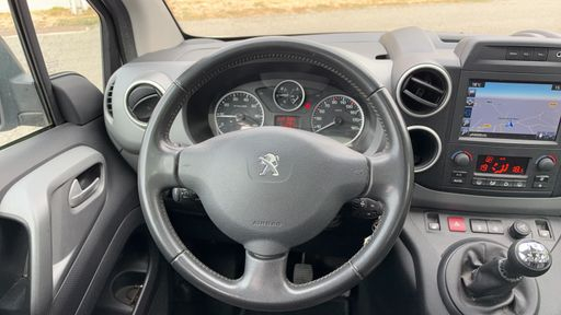 Peugeot Partner Tepee 1.6 BlueHDi 100 - Outdoor – 2018 – 83141 km – Diesel – Boîte Manuelle — photo 28