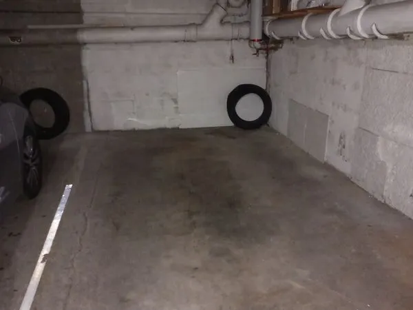 A LOUER PARKING PRIVE 1er sous-sol 24/24 avec Télécommande - 75016