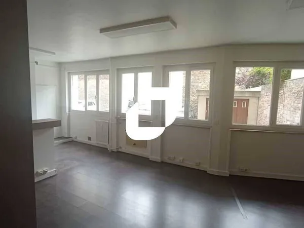 Local 80 m²